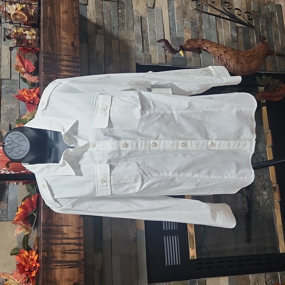 NWT LIZ CLAIBORNE FITTED BUTTON-DOWN BLOUSE